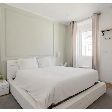 Daire Joivy Marvellous 2-bed Flat With Balcony Lisboa