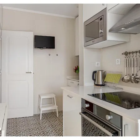 Joivy Marvellous 2-bed Flat With Balcony * Lisbon