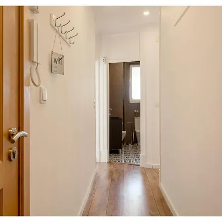 Joivy Marvellous 2-bed Flat With Balcony * Лиссабон