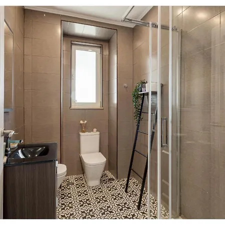 Joivy Marvellous 2-bed Flat With Balcony شقة